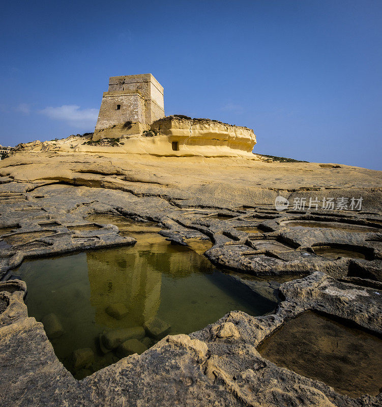 Xlendi Tower和Salt pan, Ras il-Bajda, Xlendi, Gozo，马耳他